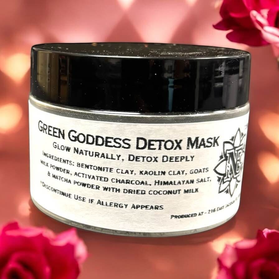 Neatos Elements Green Goddess Detox Mask jar with bentonite clay, kaolin clay, activated charcoal, matcha, goat's milk, and Himalayan salt.