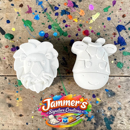 Neatos Elements Wild Whiskers Lion & Giraffe Magnetic Minis plaster craft kit, ready for painting.