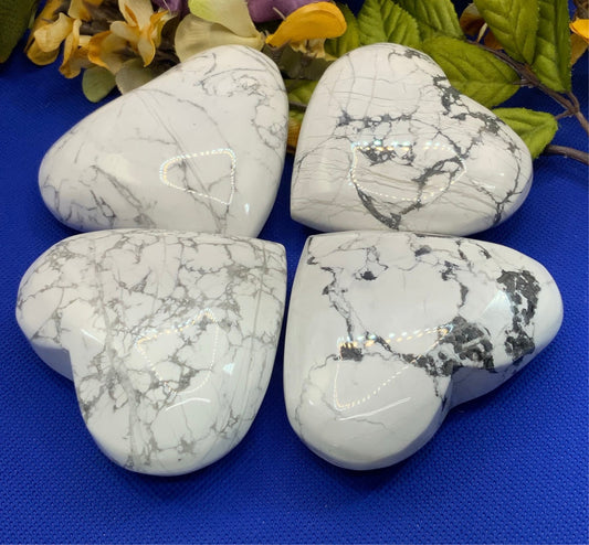 Howlite Hearts - Neatos Elements