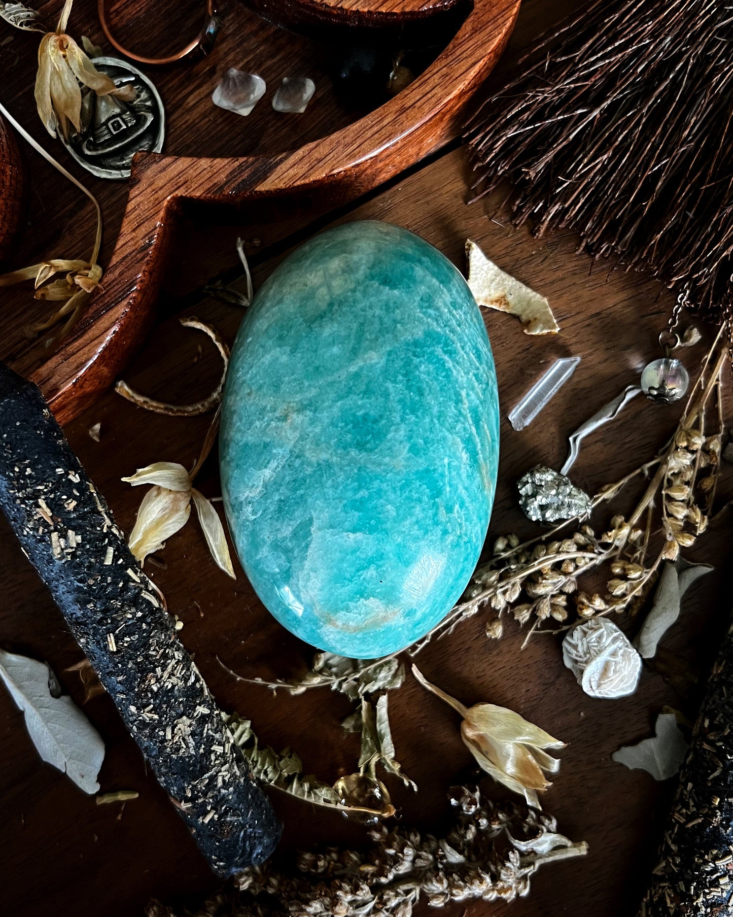 Amazonite Palm Stone - Neatos Elements