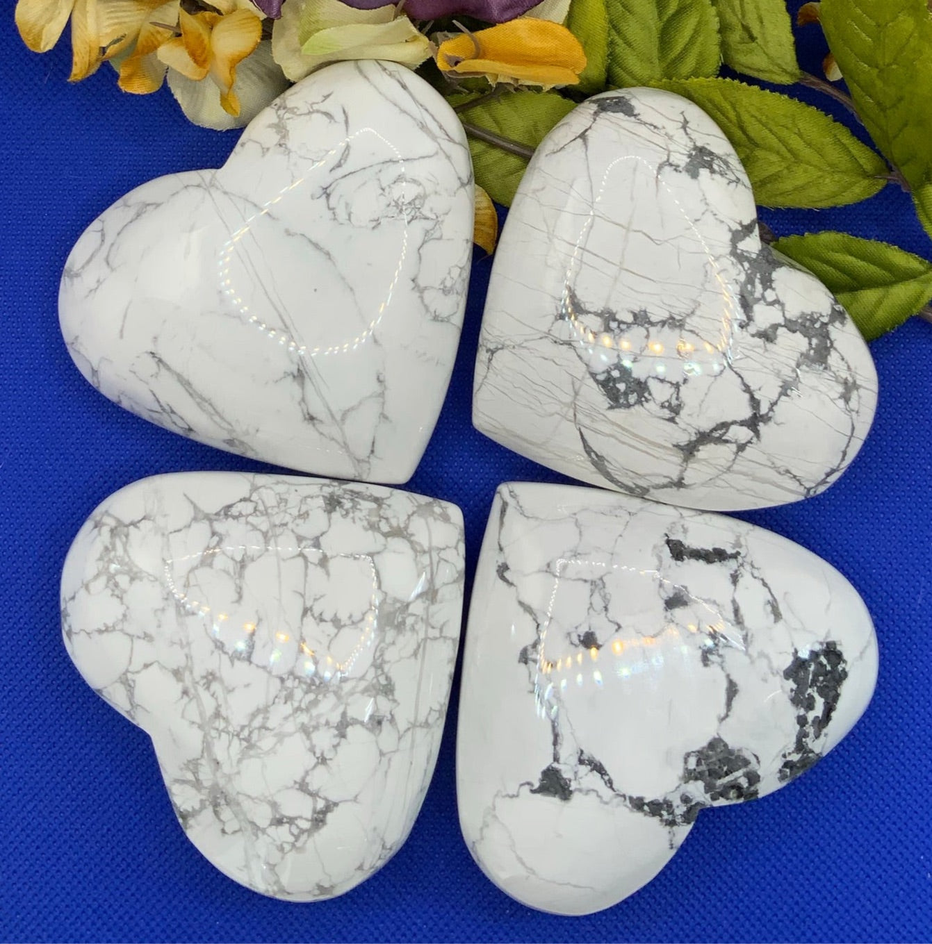 Howlite Hearts - Neatos Elements